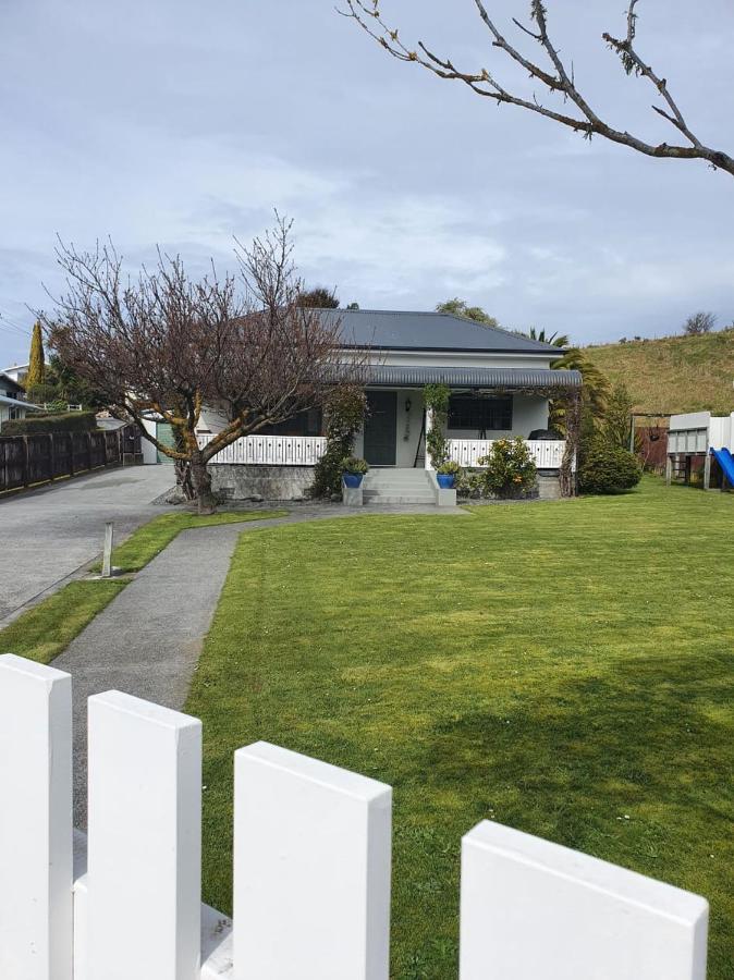 Ludstone Villa - A Charming Family Home Καϊκούρα Εξωτερικό φωτογραφία