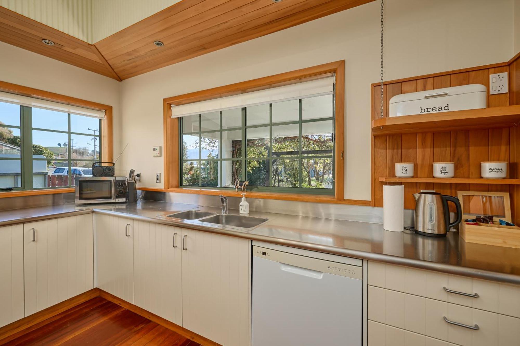 Ludstone Villa - A Charming Family Home Καϊκούρα Εξωτερικό φωτογραφία